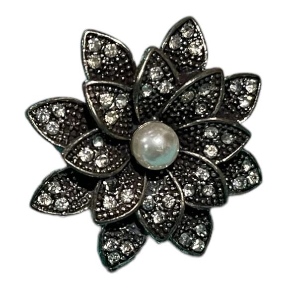 Amrita Singh Jewelry - Amrita Singh Jewelry Silver Tone Crystal Stretch Ring